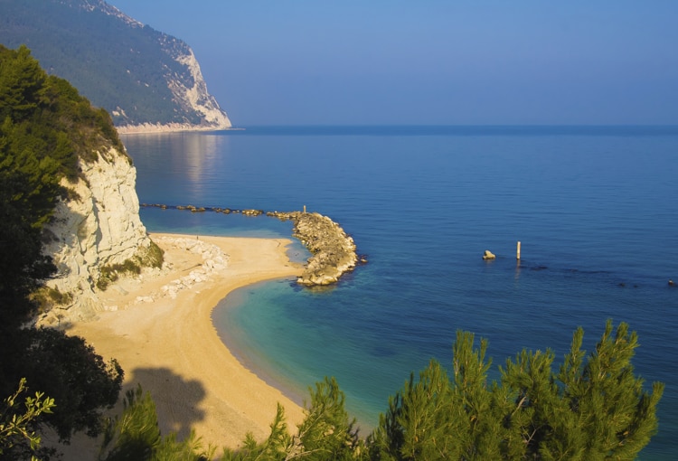 piccola spiaggetta di Sirolo