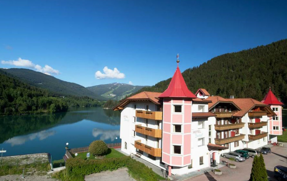 Hotel Seehof, affacciato sul Lago di Valdaora