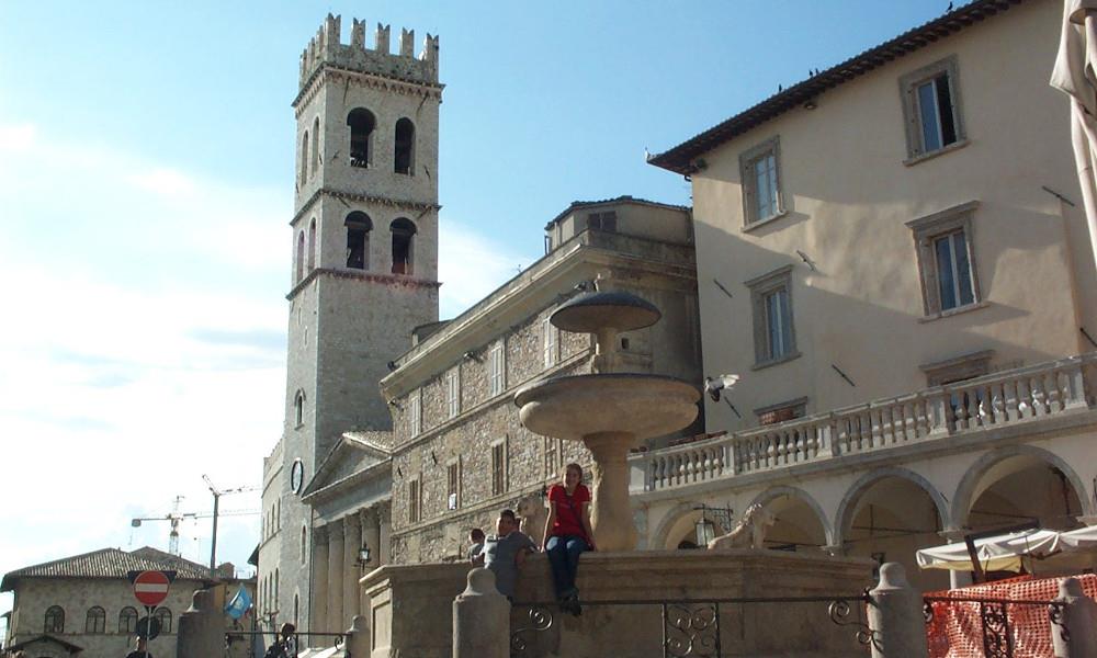 piazza-assisi