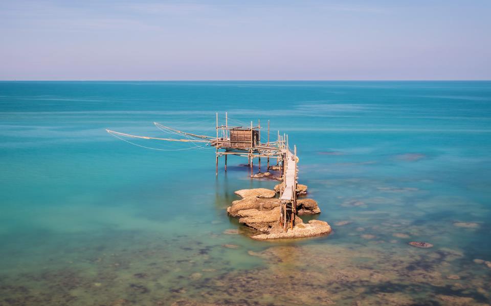 Punta-Aderci_Trabocco_mare_Abruzzo.jpg