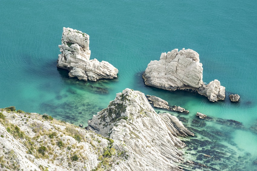 spiaggia delle due sorelle conero